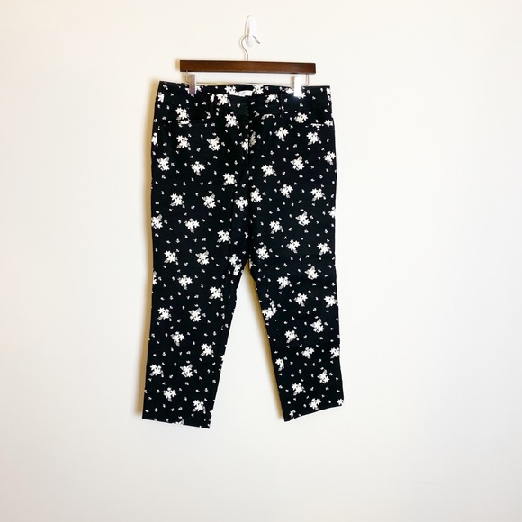 LOFT Pants - LOFT Marisa Black & White Floral Crop Pants Sz 12